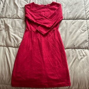 Red dress‎